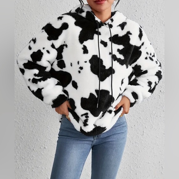 COPY - Cow hoodie - Picture 1 of 3